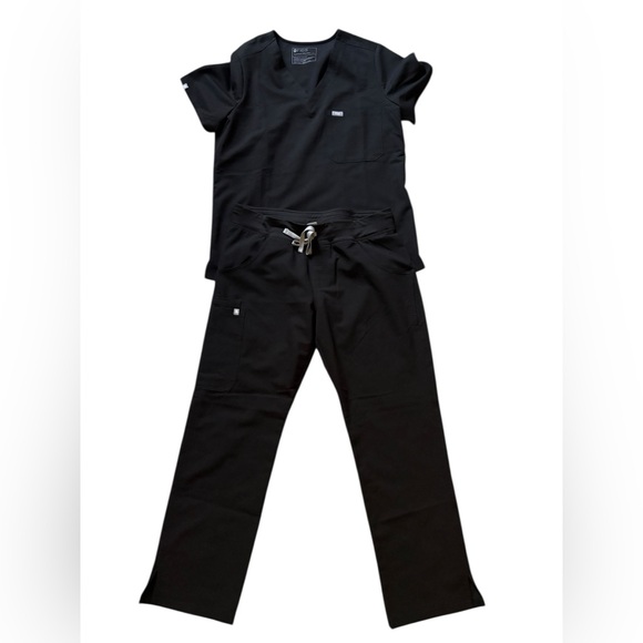 Figs Other - FIGS Black Scrub Set Women's L Casma Top M Petite Pants Kade Cargo Straight Leg✅